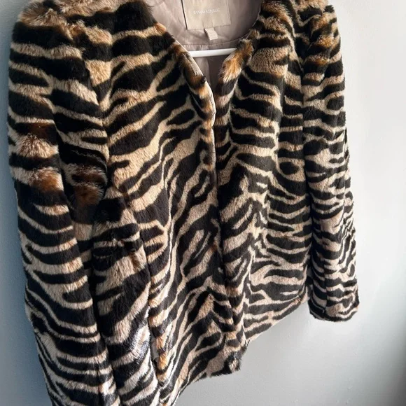 Banana Republic Cropped Zebra Print Lady Jacket - Picture 11 of 12